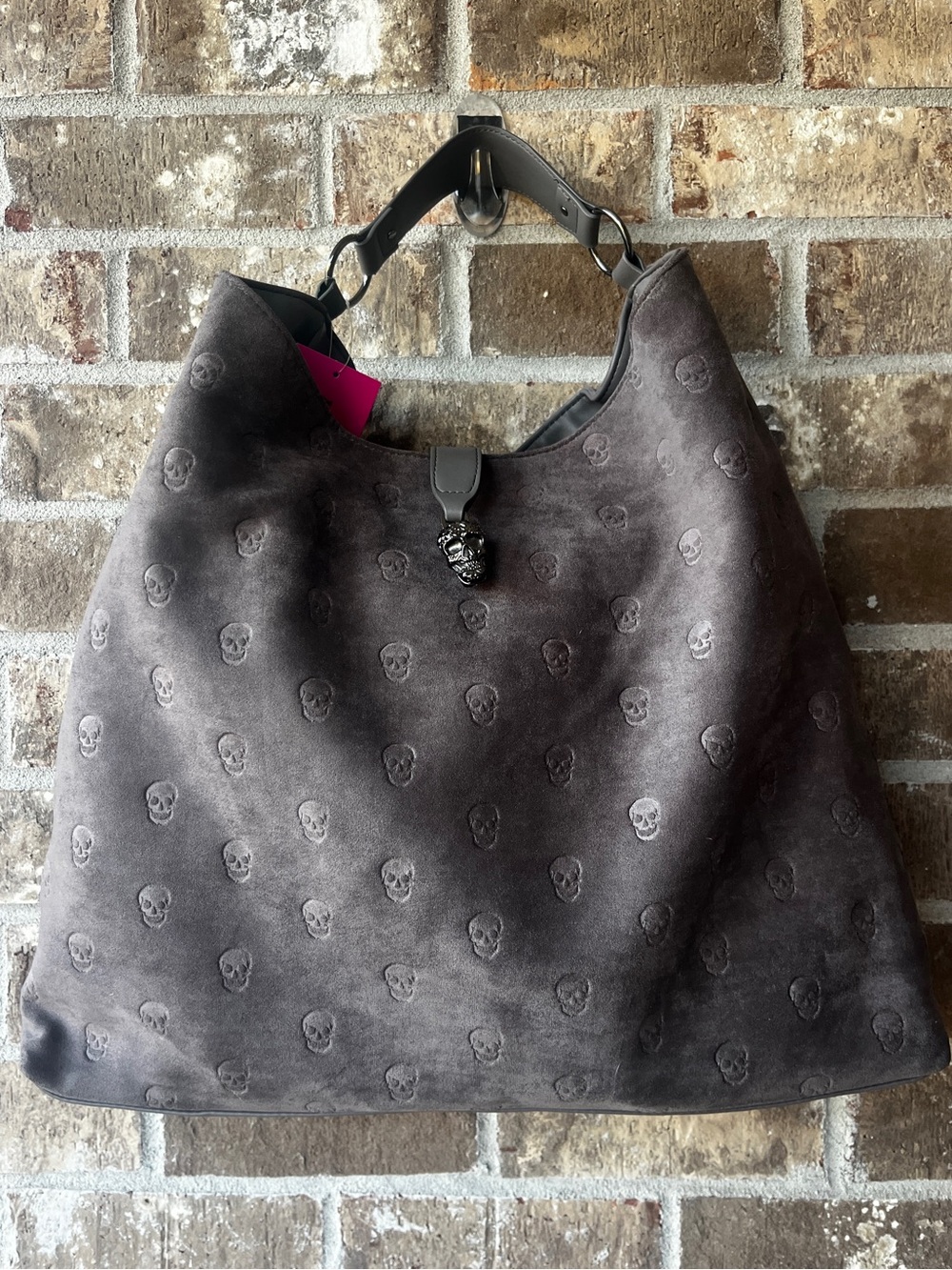 NWT Betsey Johnson Gray XOTELLY Viral Skull Bag with Detachable Pouch